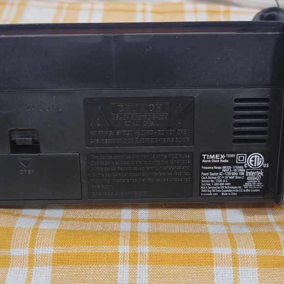 TIMEX T235Y Digital Tuner Alarm Clock Radio Large Display (Tested) - Picture 6 of 6